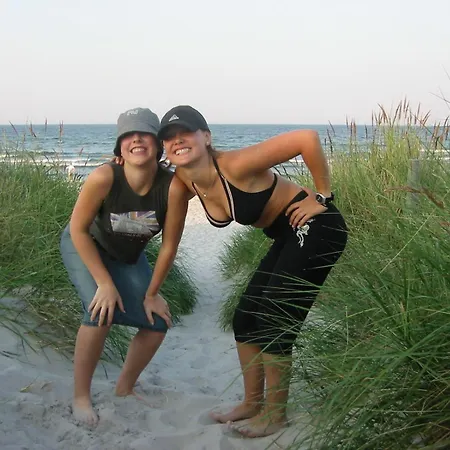 Gut Rattelvitz, Galerie F West * Gingst