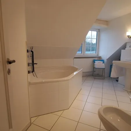 Gut Rattelvitz, Galerie F West *